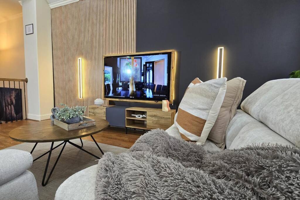 Modern Galleria Gem Private Jacuzzi 3 Br Хьюстон Экстерьер фото