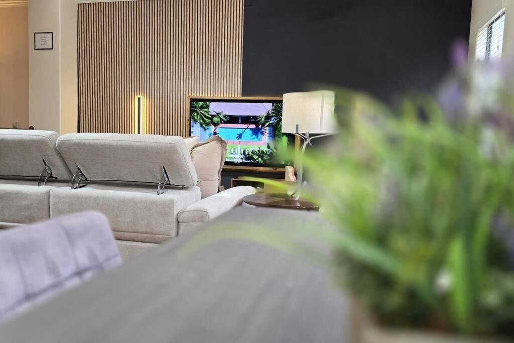 Modern Galleria Gem Private Jacuzzi 3 Br Хьюстон Экстерьер фото