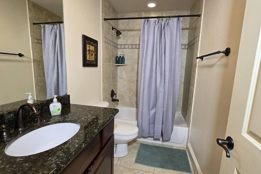 Modern Galleria Gem Private Jacuzzi 3 Br Хьюстон Экстерьер фото