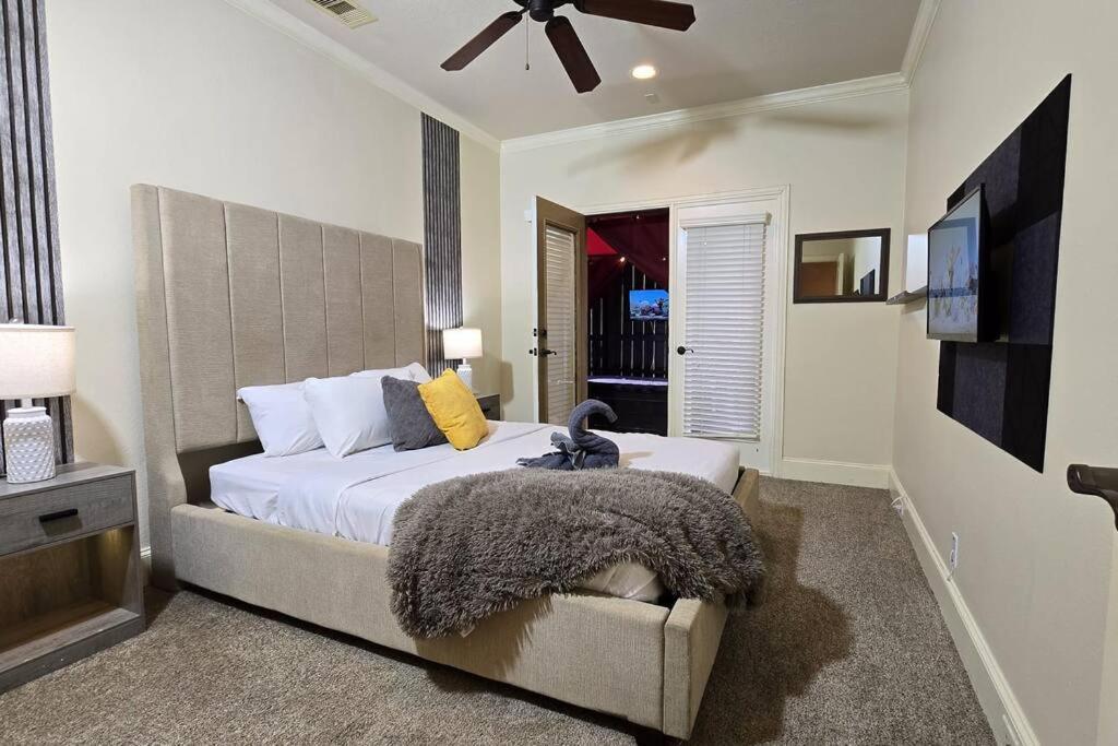 Modern Galleria Gem Private Jacuzzi 3 Br Хьюстон Экстерьер фото