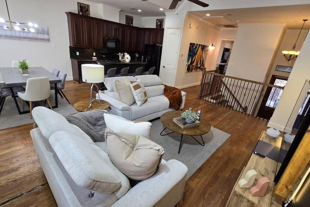 Modern Galleria Gem Private Jacuzzi 3 Br Хьюстон Экстерьер фото